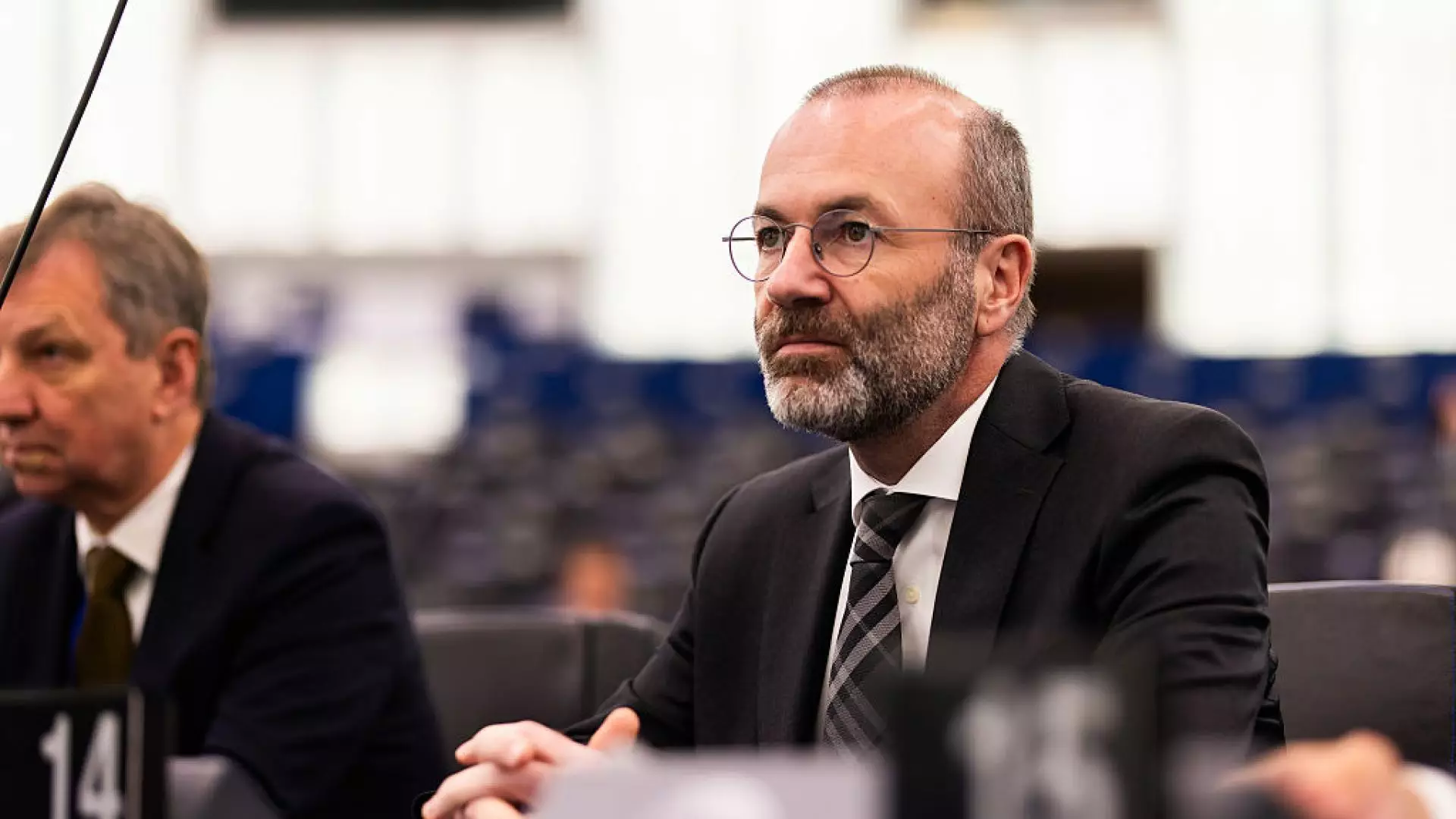 Explicația în română a lui Manfred Weber după ce a cerut CE să blocheze României jalonul de 770 de milioane de euro